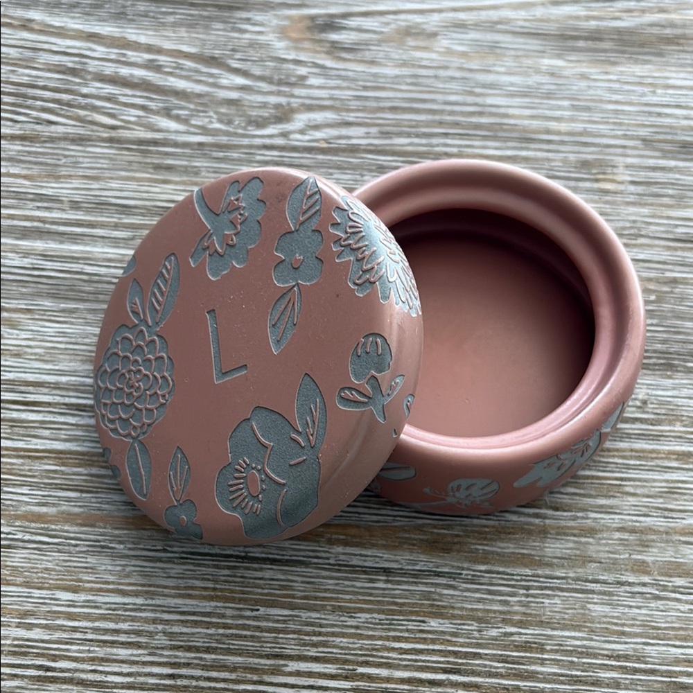 Coral Round Jewelry Box